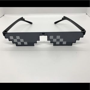 Meme 8-bit pixelated sunglasses 🕶 old school game
